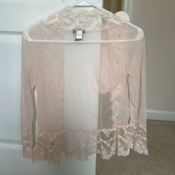 Sheer cream lace top - Picture 6 of 6